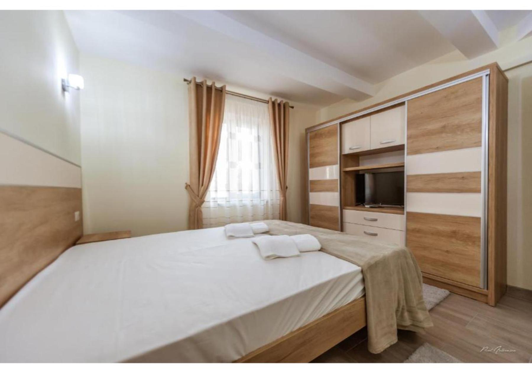 Luxury Apartment Piteşti Exterior foto